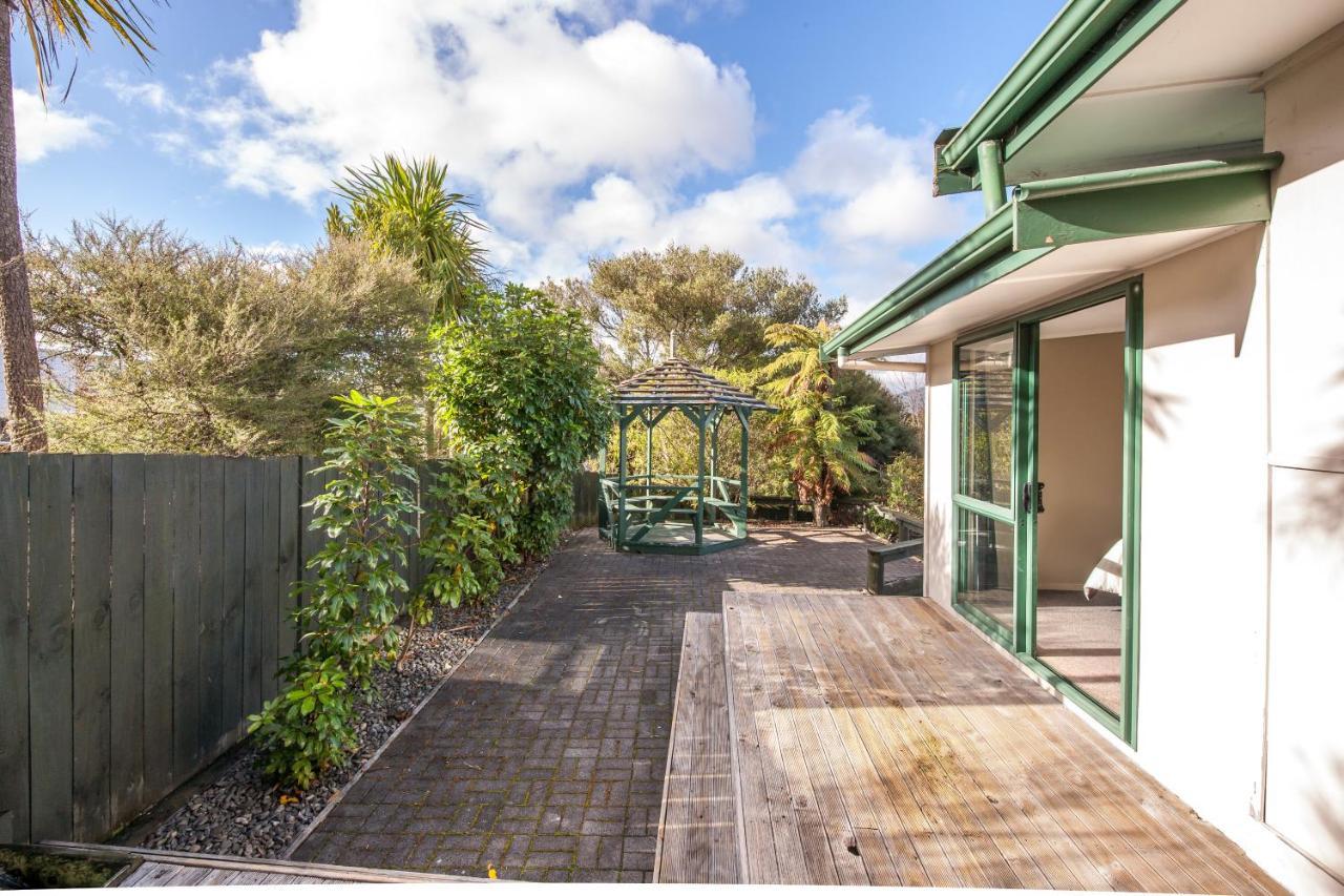Kaihua Lookout - Taupo Holiday Home Luaran gambar