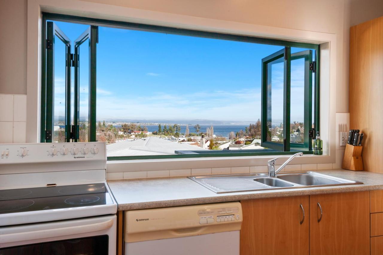 Kaihua Lookout - Taupo Holiday Home Luaran gambar