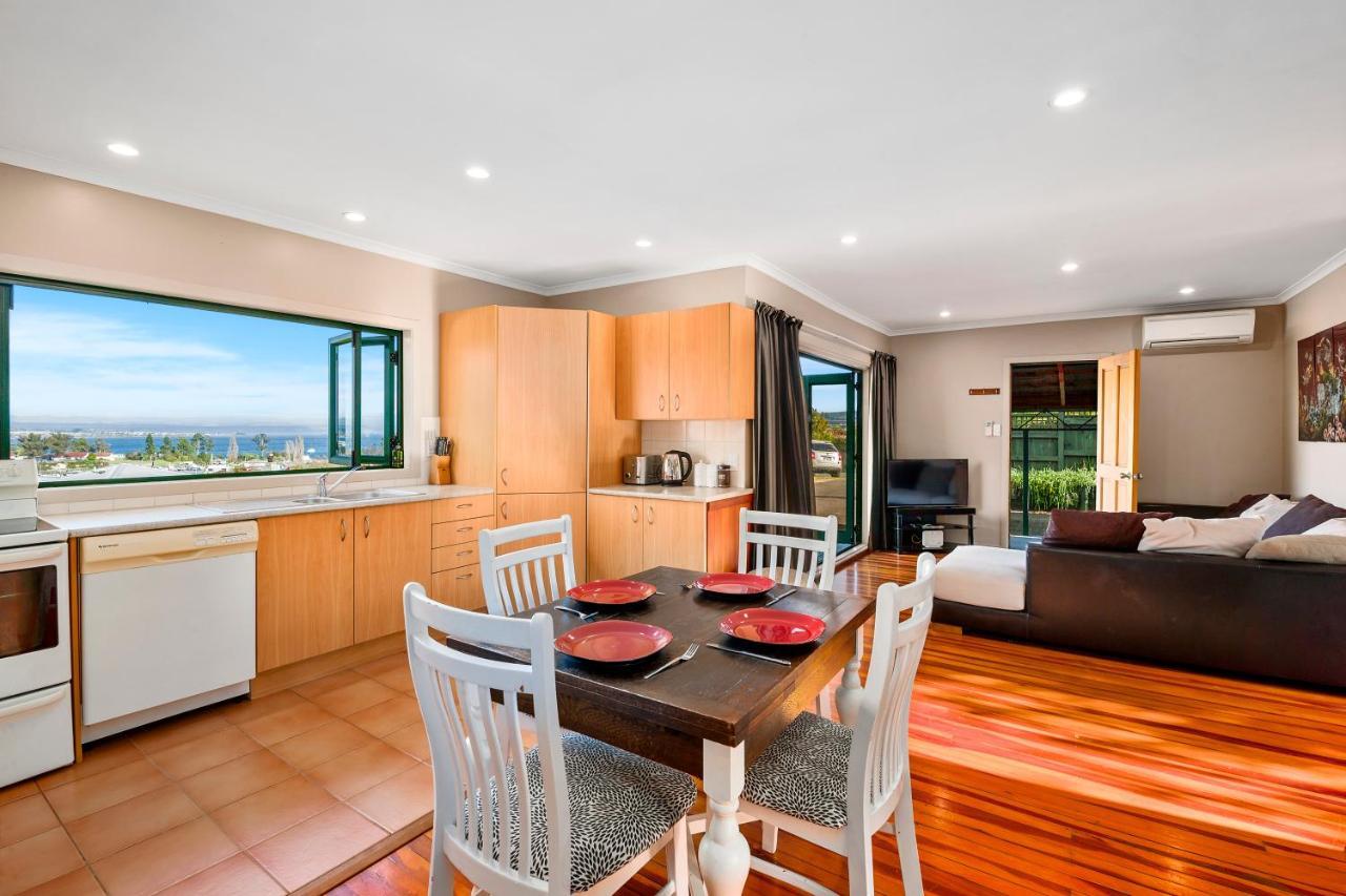 Kaihua Lookout - Taupo Holiday Home Luaran gambar