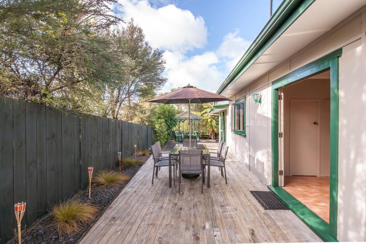 Kaihua Lookout - Taupo Holiday Home Luaran gambar