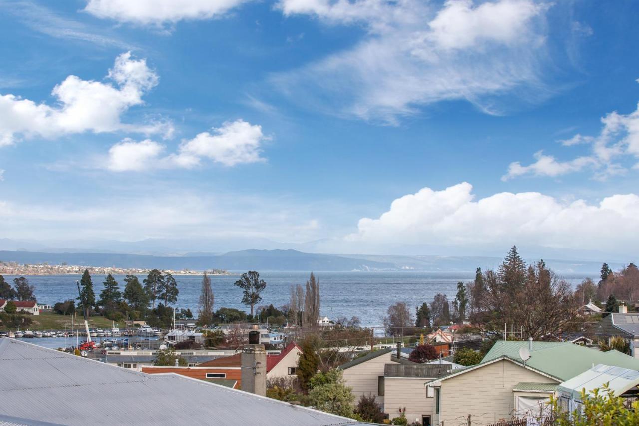 Kaihua Lookout - Taupo Holiday Home Luaran gambar