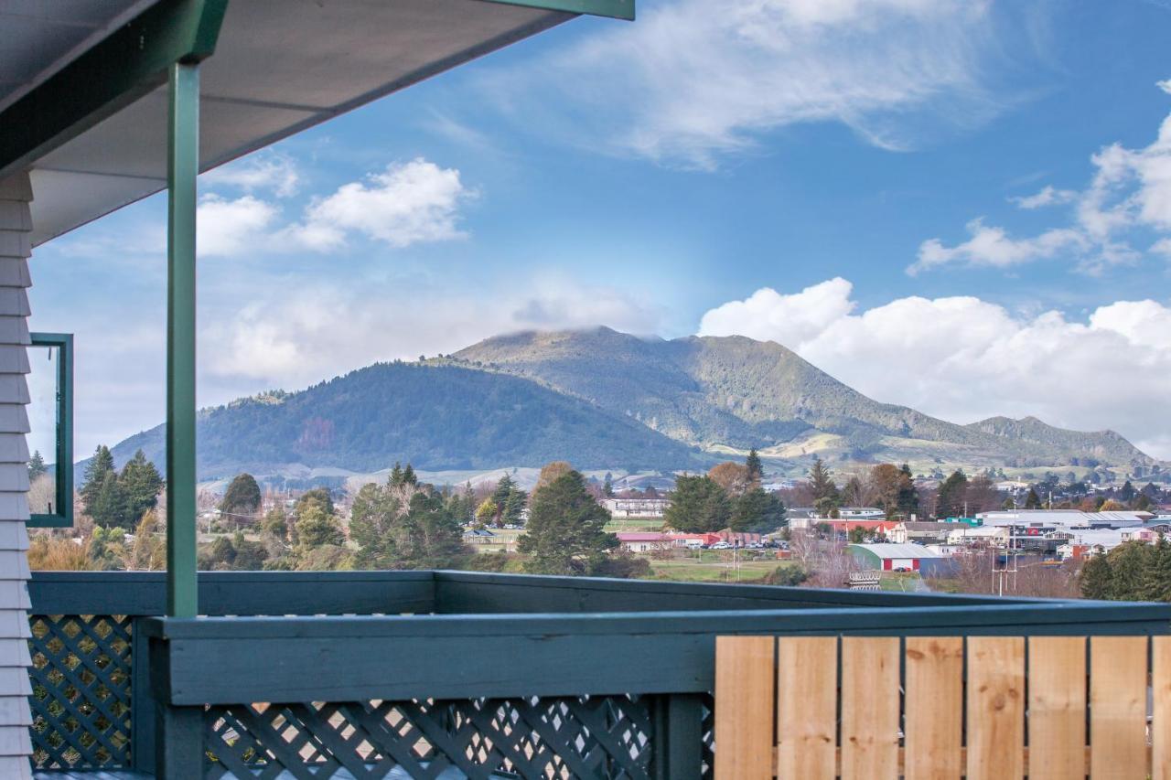 Kaihua Lookout - Taupo Holiday Home Luaran gambar
