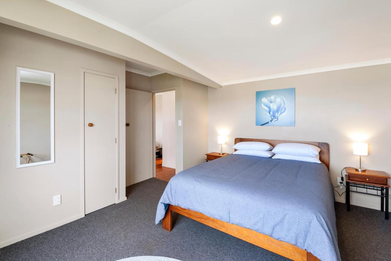 Kaihua Lookout - Taupo Holiday Home Luaran gambar